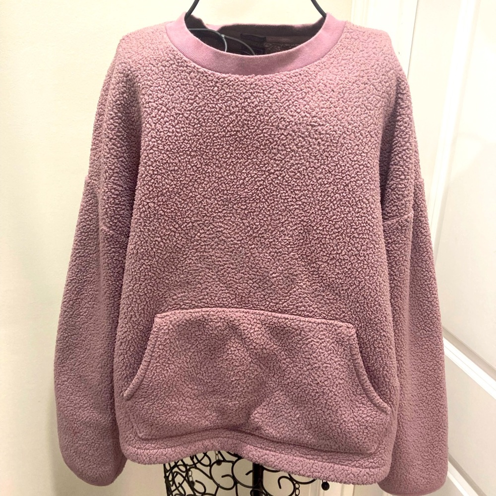 Gap Woman’s Sherpa sweatshirt, pale purple, L